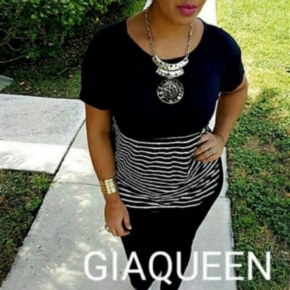 Women Gold Necklace - Picture 3 of 3